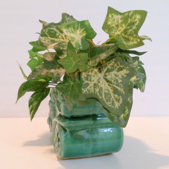 Vintage Mid Century Green Jalopy Car Ceramic Planter with Faux Ivy - Picture 6 of 7